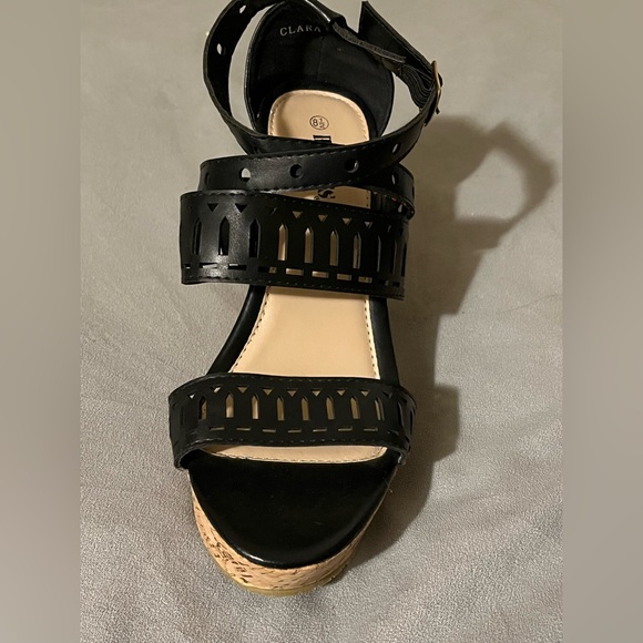 Hot Kiss Size 8 1/2 - Picture 3 of 5